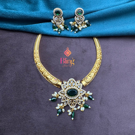 Antique Kundan Choker Set with Green & Pearl Drops